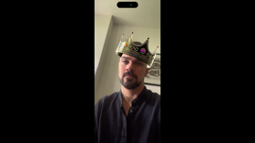 New AR technology for realistic crown appearance and customized fit Face tracking, lighting adjustments, a user-friendly interface, and real-time experience