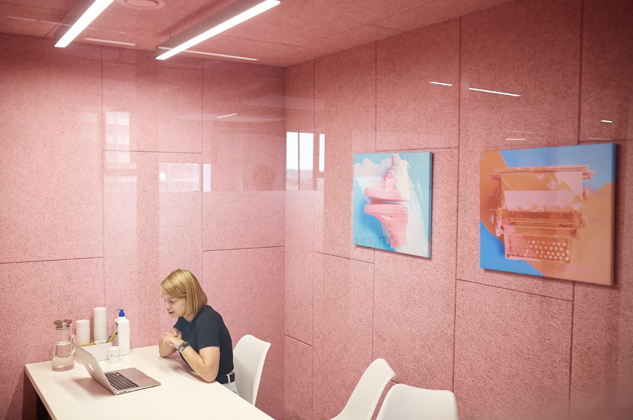 teammate collaborating with external partners virtually