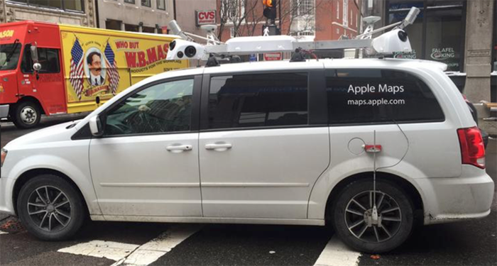 Apple Maps car