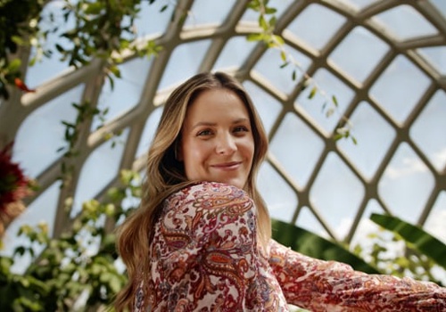 Video Production Package Example: MOTHERHOOD MATERNITY | Life & Color