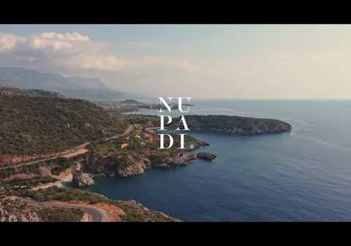 Digital Strategy Package Example: Villa Nupadi - Mani