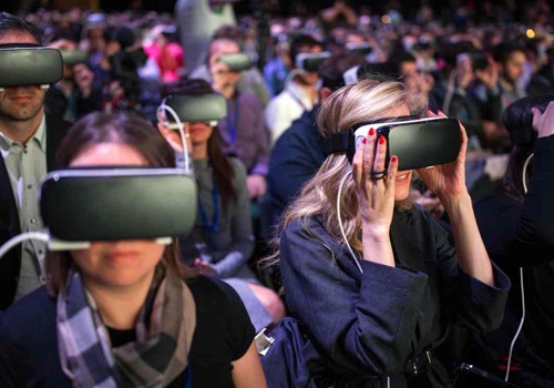 Custom Software Development Package Example: Moonoo / Mixed Reality + AI